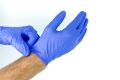 Rękawiczki jednorazowe i środki do dezynfekcji. Jakie wybrać i jak je wykorzystać?