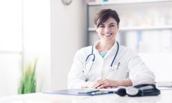 Konsultacje lekarskie online - atrakcyjna alternatywa dla wizyt stacjonarnych