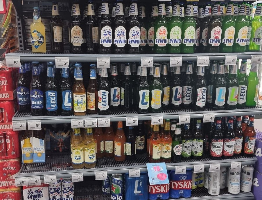 Piwo 0% nie wypiera alkoholu z polskich koszyków. Paragony mówią wszystko